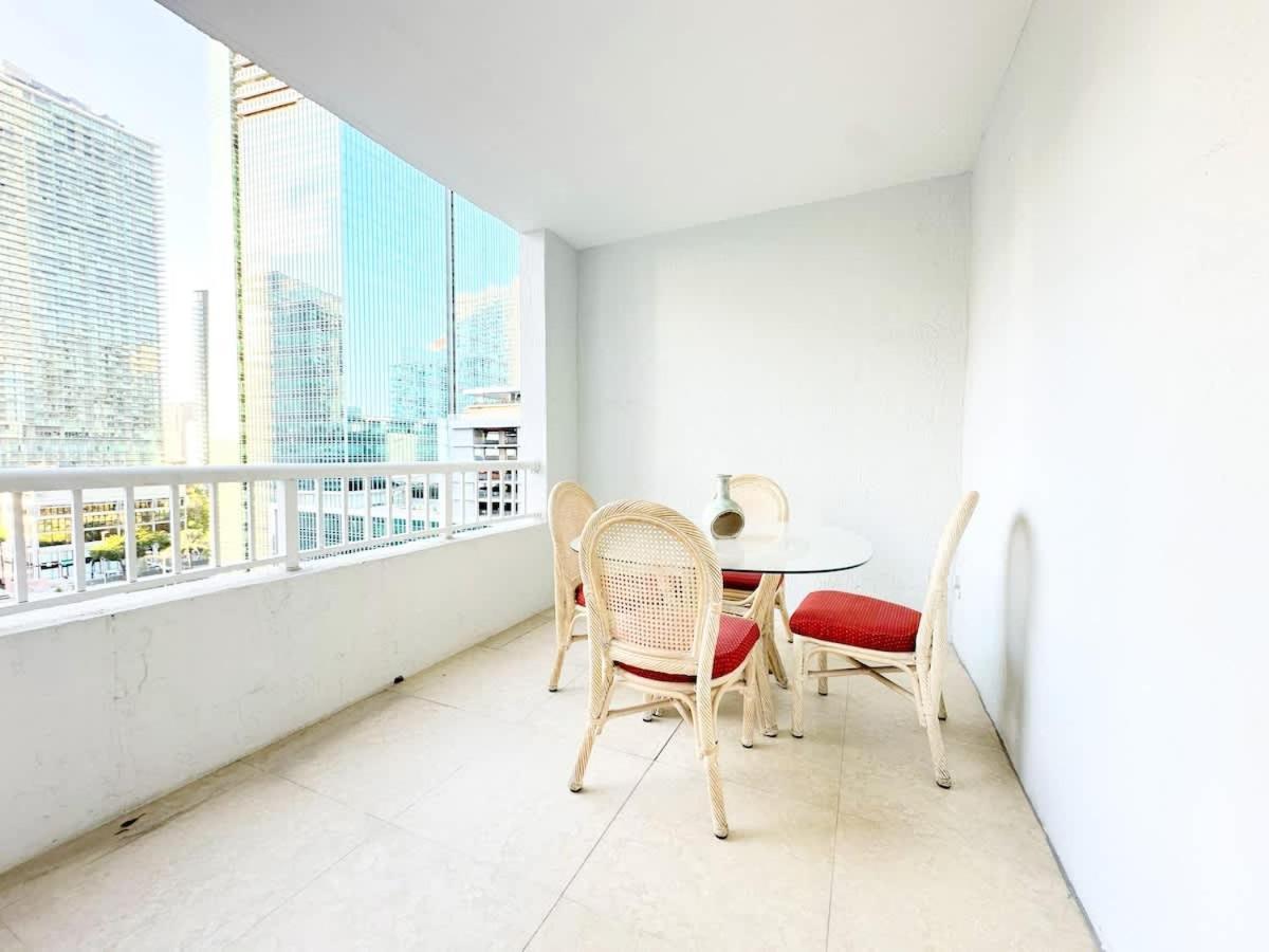 Stylish Brickell 2bd2br Pool Gym Apartment Miami